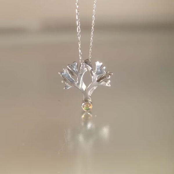 Algue rouge - pendentif Goémon blanc by Cloquille