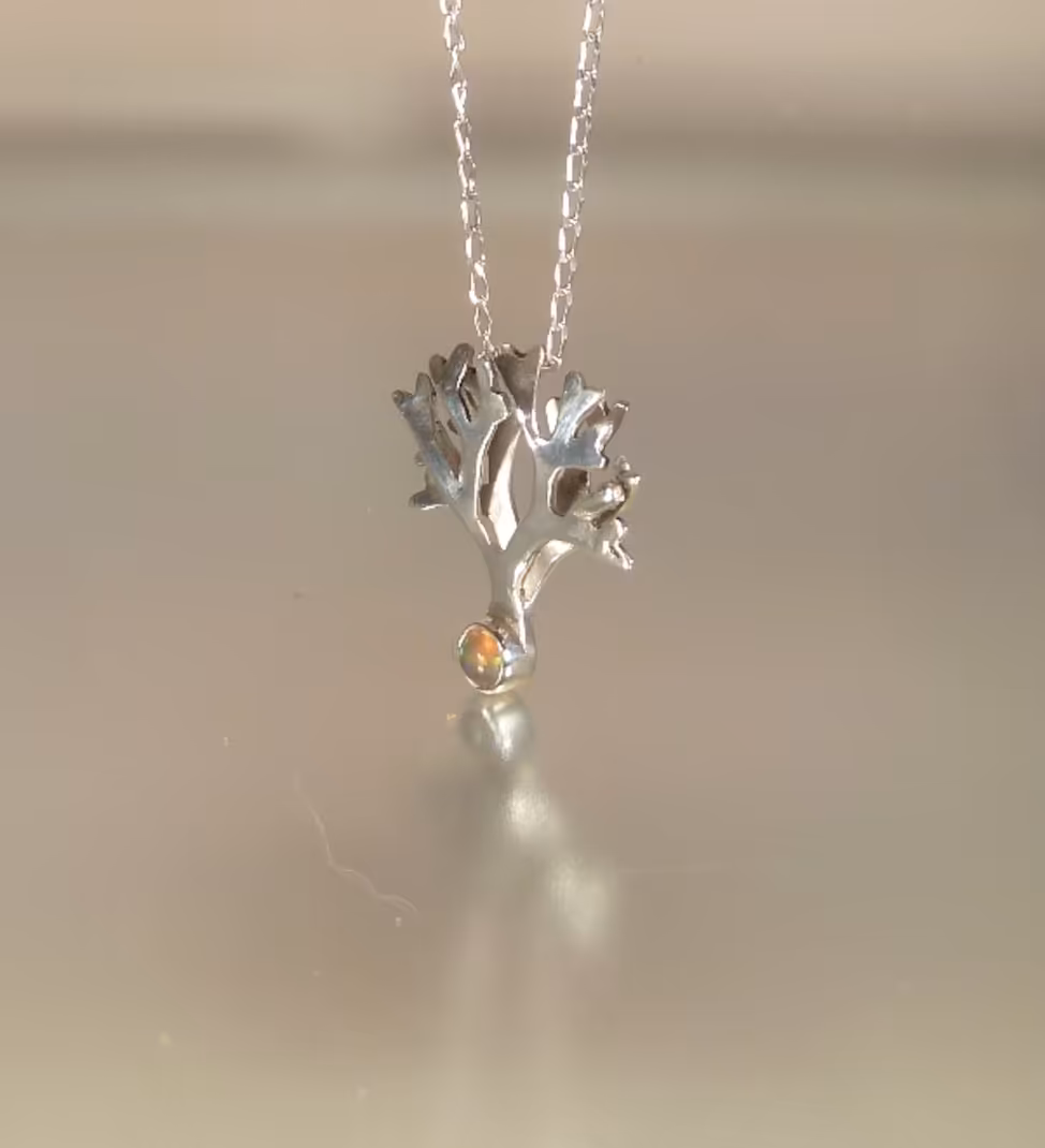 Algue rouge - pendentif Goémon blanc by Cloquille Algue rouge - pendentif Goémon blanc by Cloquille