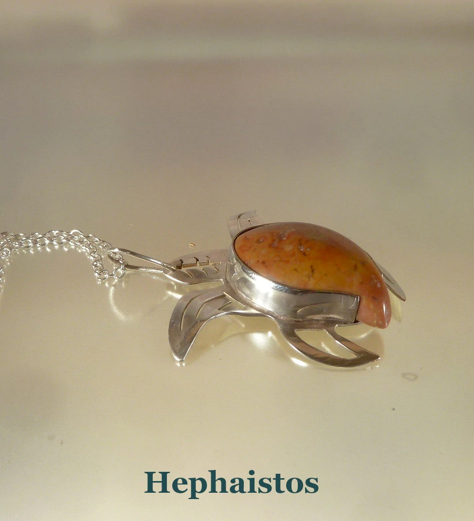 Pendentif Tortue de Kemp by Cloquille Pendentif Tortue de Kemp by Cloquille