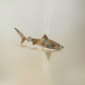 Pendentif requin tigre by Cloquille