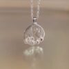 Pendentif Hippocampe sous les algues by Cloquille