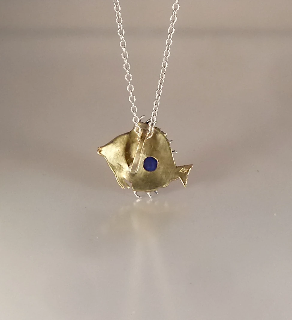 Pendentif Poisson chirurgien by Cloquille