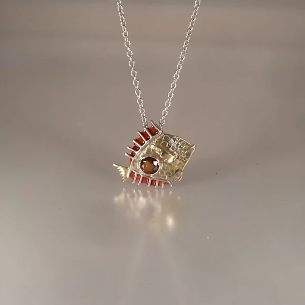 Pendentif Poisson chirurgien by Cloquille