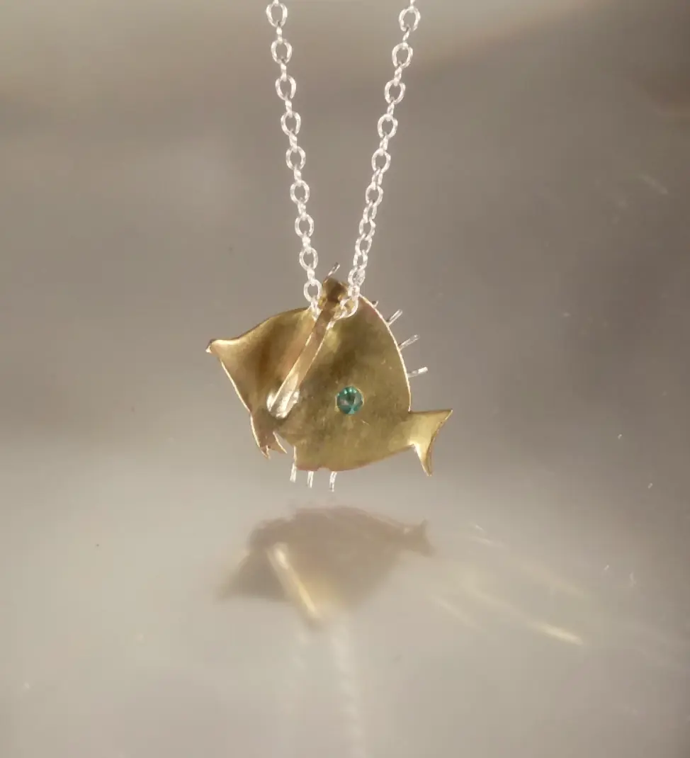 Pendentif Poisson chirurgien by Cloquille Pendentif Poisson chirurgien by Cloquille