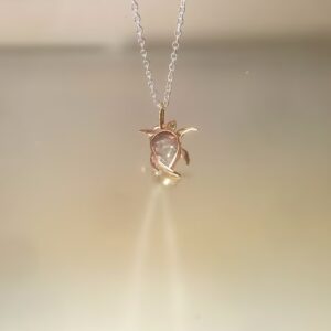 Pendentif tortue de Kemp by Cloquille - Cybele