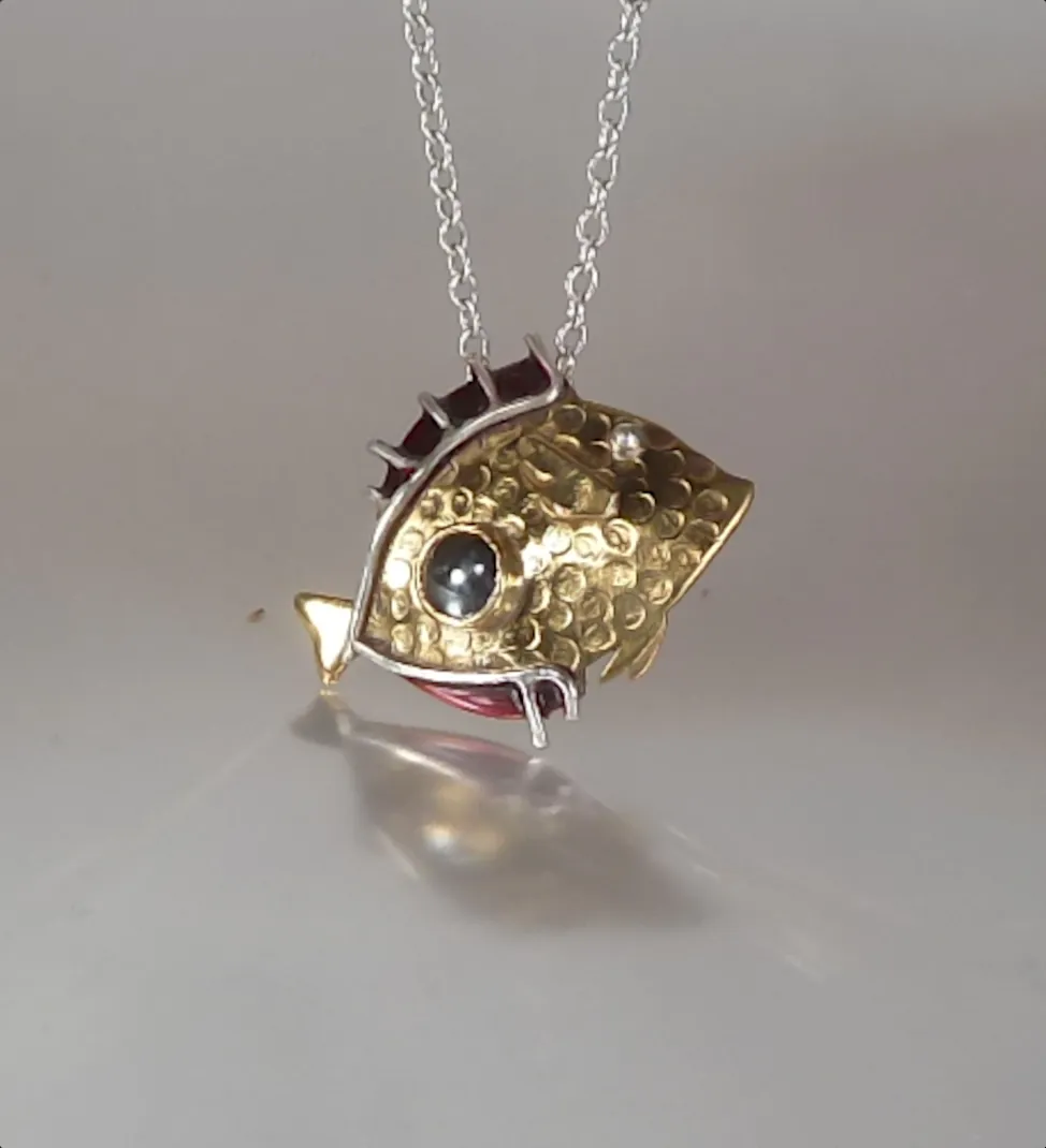 Pendentif chirurgien